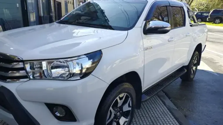 Hilux Pick-up 2.8 Cd Srv 177cv 4x2 At